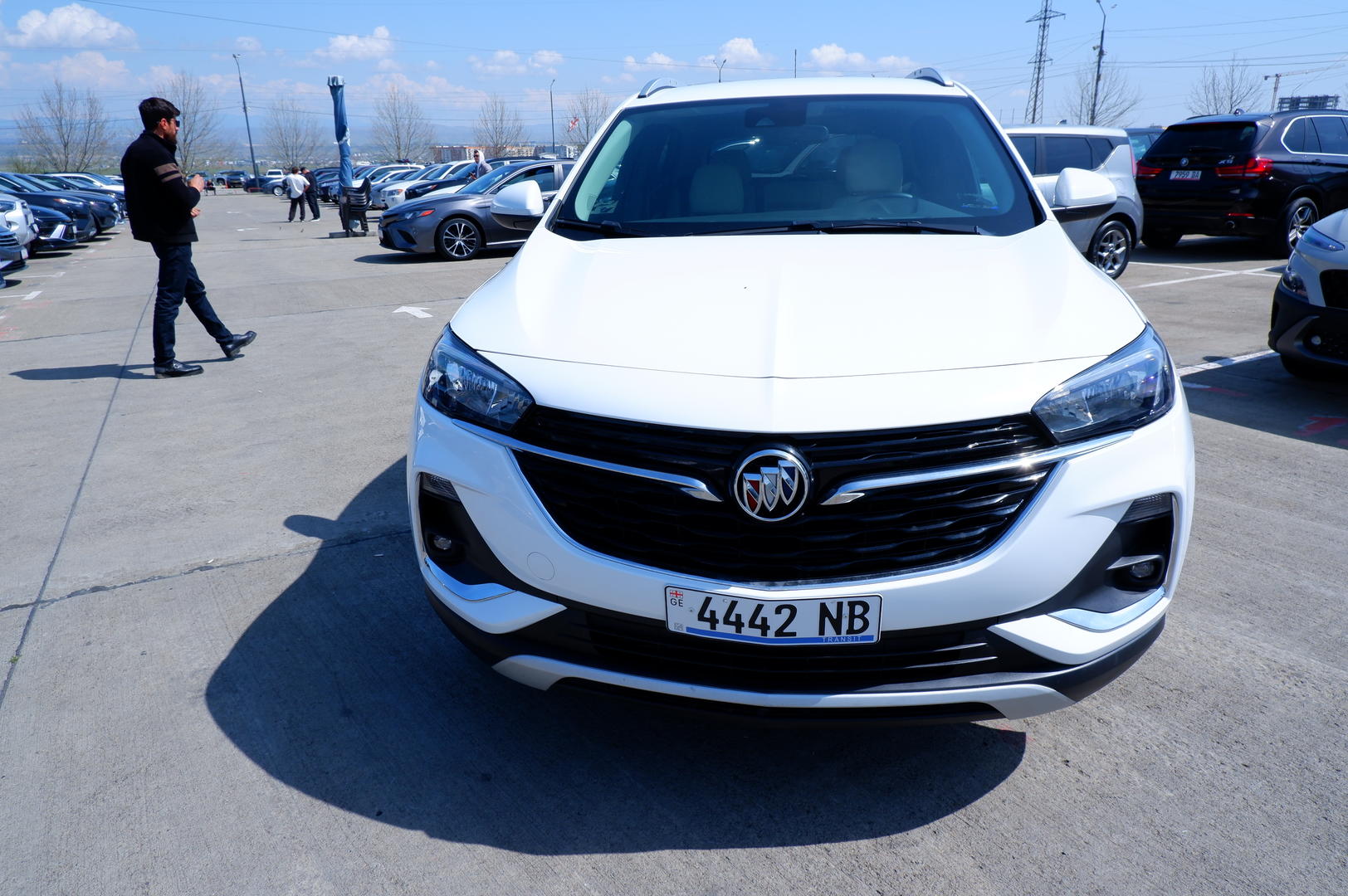 Buick Encore 2022 — photo 2