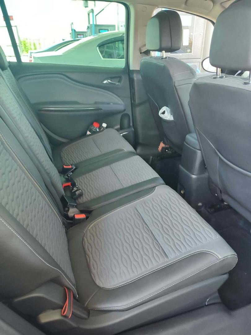 Opel Zafira 2012 — photo 2