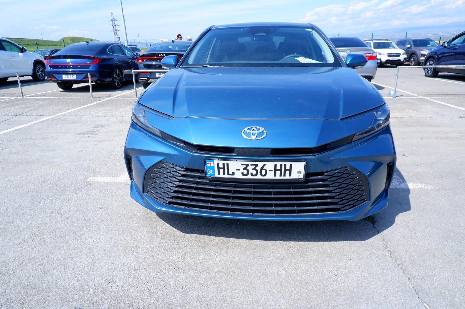 Toyota Camry 2025 — photo 2