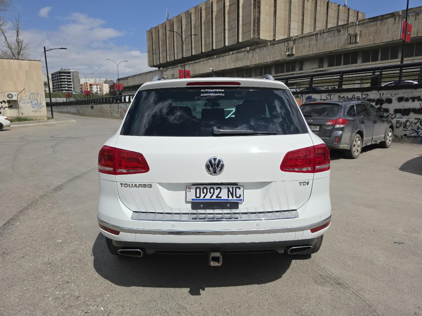 Volkswagen Touareg 2016 — photo 2