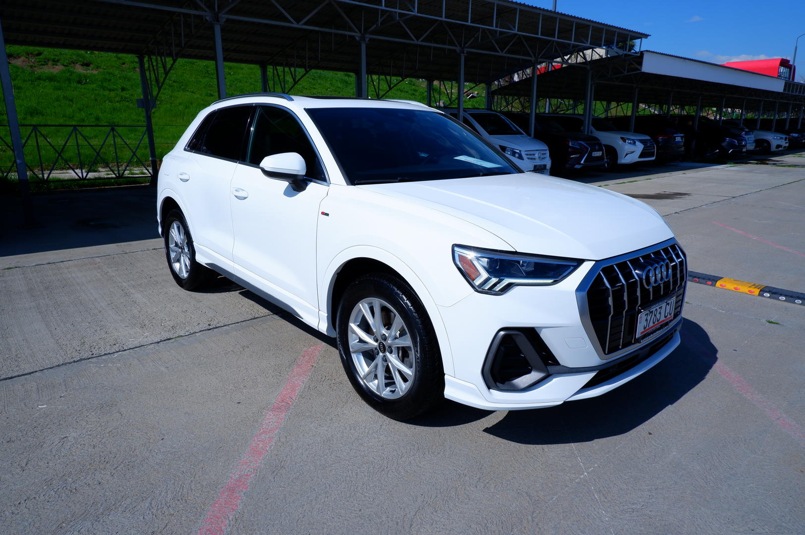 Audi Q3 2023 — photo 2