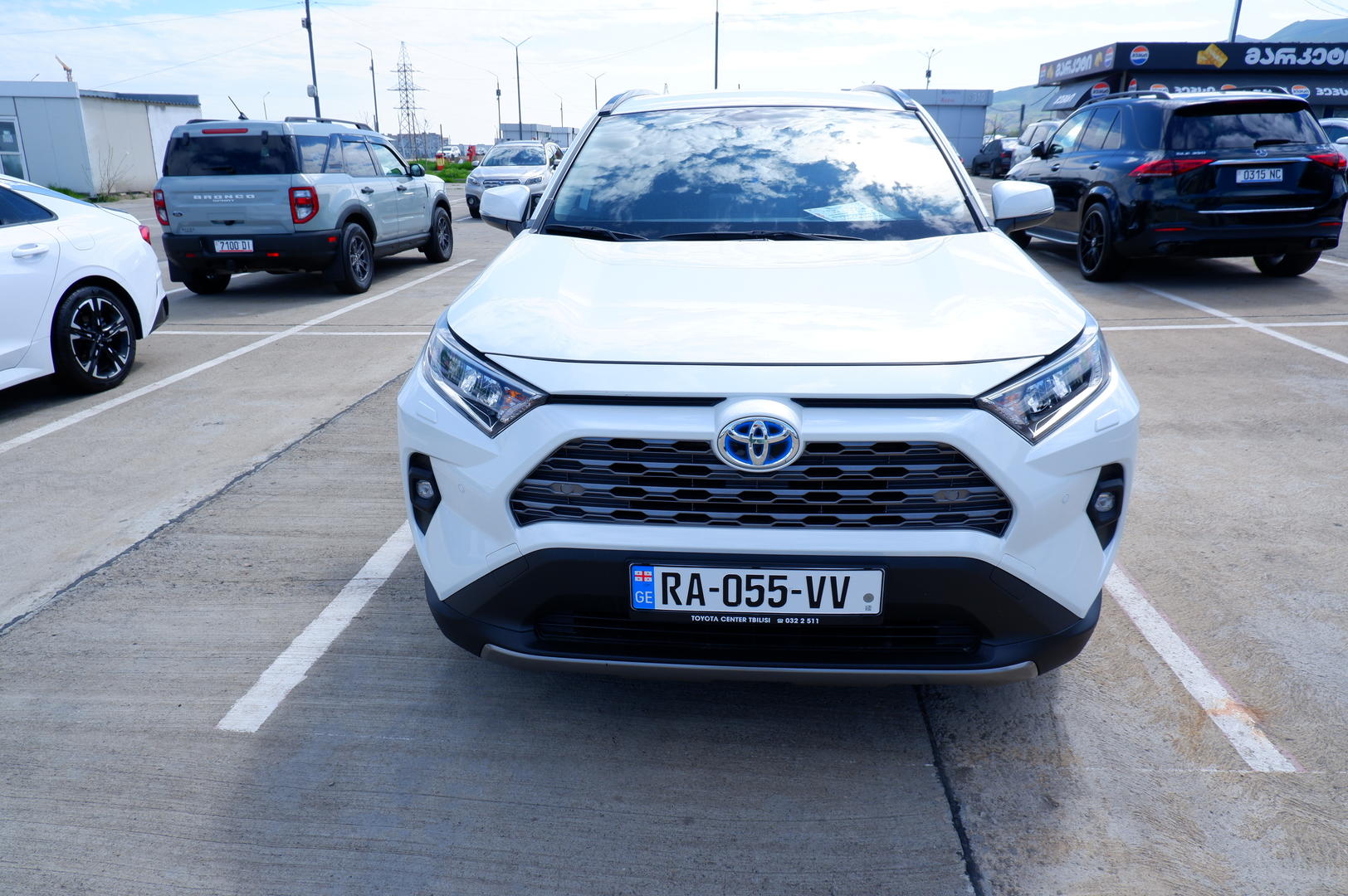 Toyota RAV4 2023 — photo 2