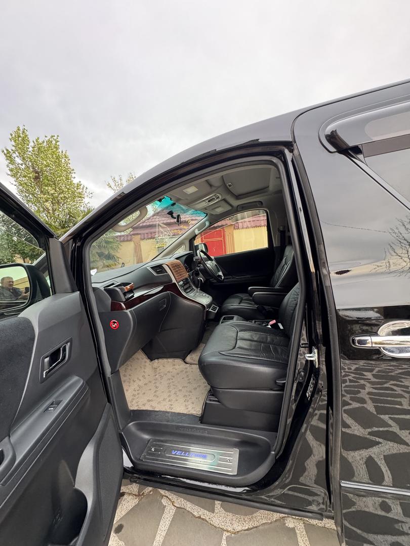 Toyota Vellfire 2012 — photo 2