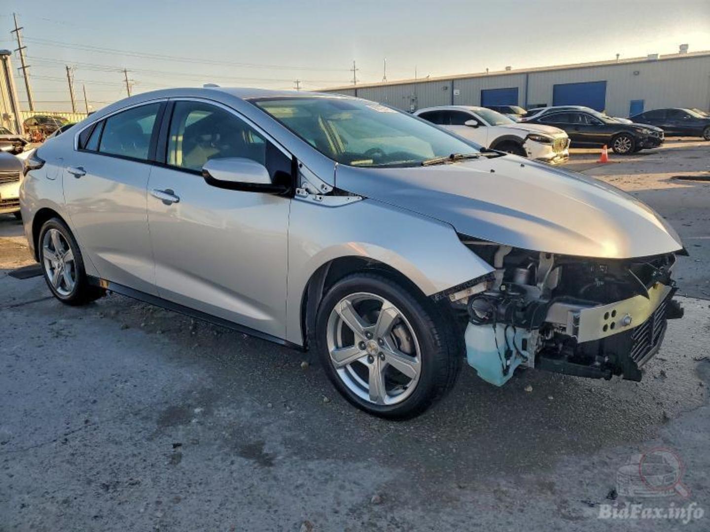 Chevrolet Volt 2017 — photo 2