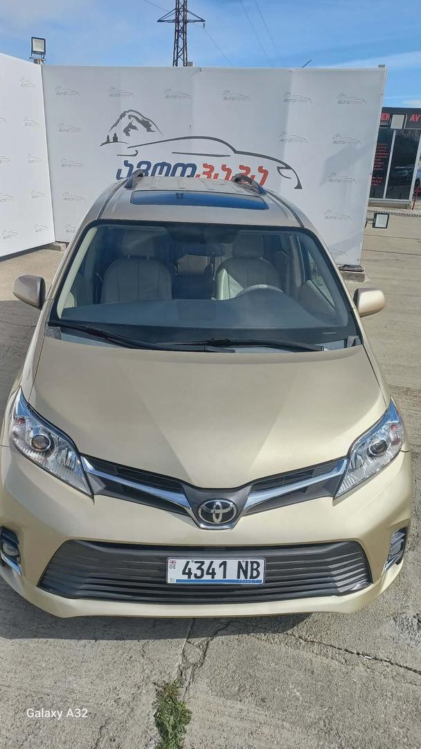 Toyota Sienna