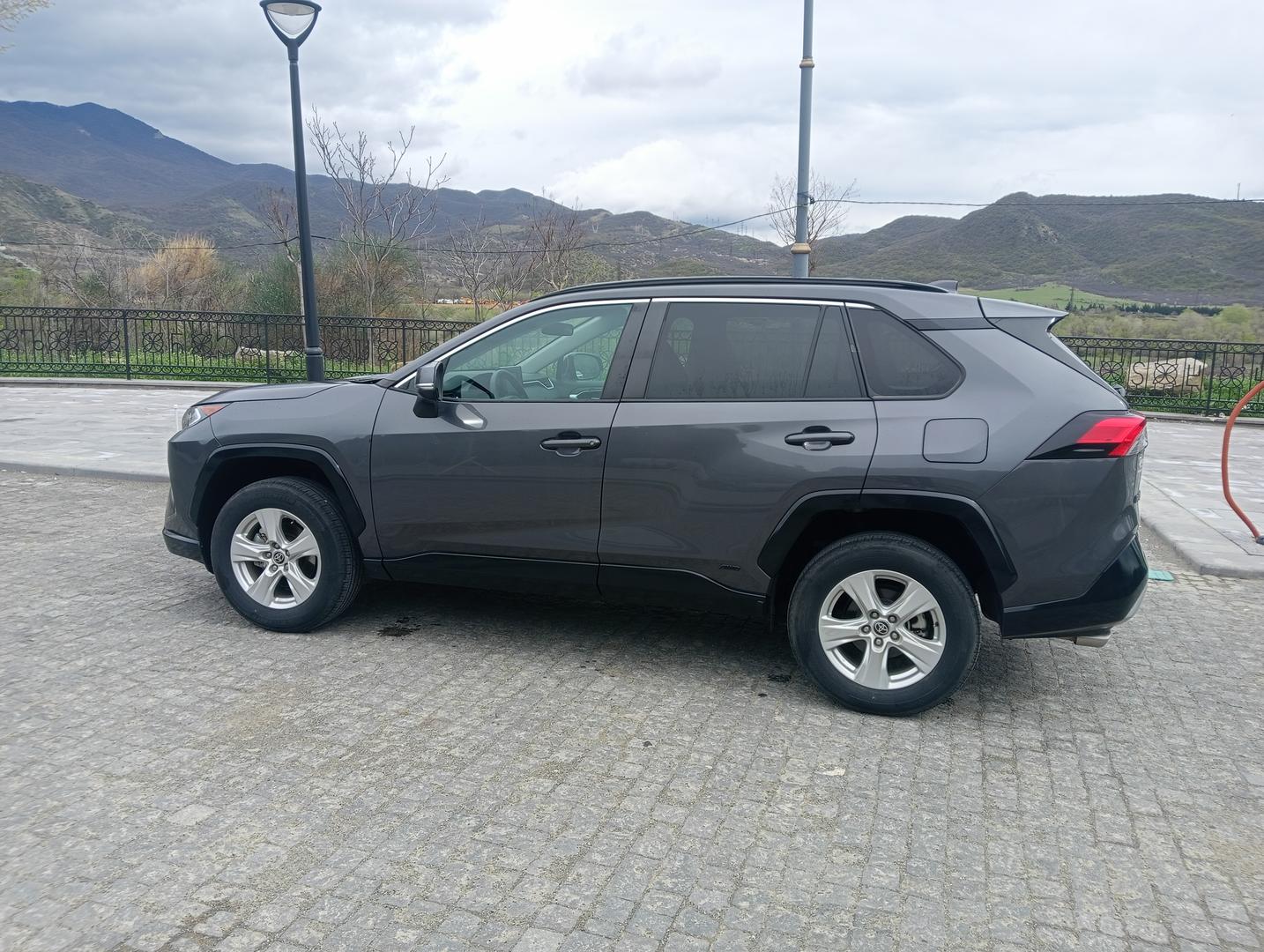 Toyota RAV 4 2021 — photo 2