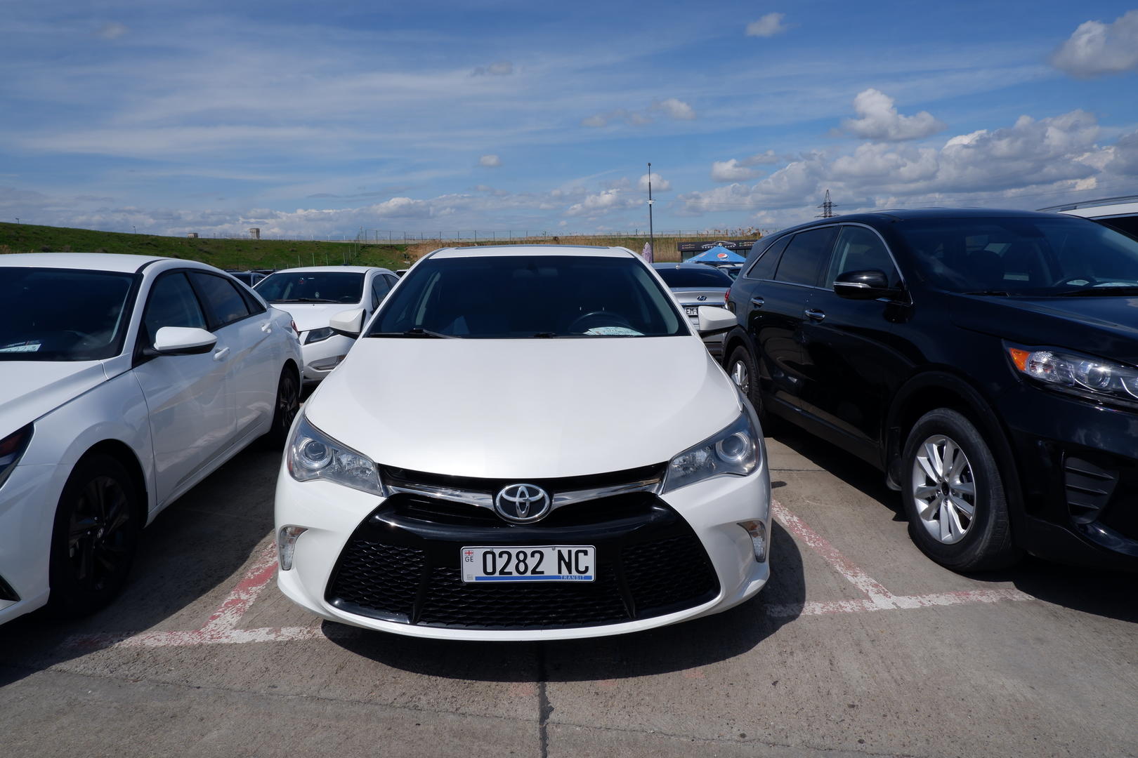 Toyota Camry 2016 — photo 2