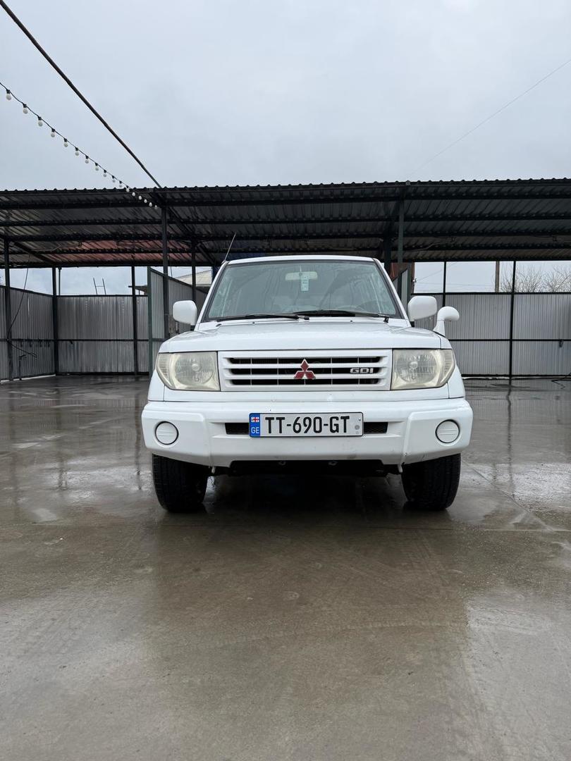 Mitsubishi Pajero IO 1999 — photo 2