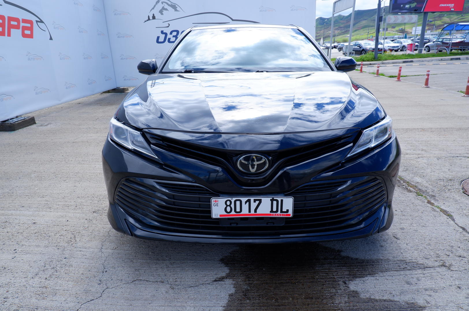 Toyota Camry 2020 — photo 2