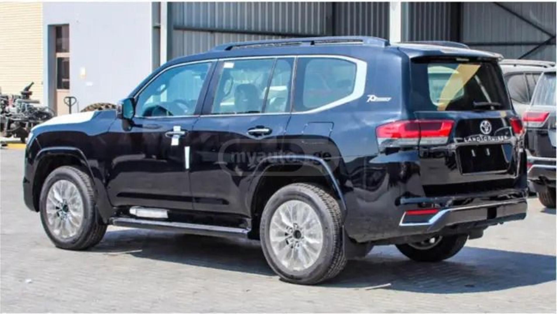 Toyota Land Cruiser 300 2025 — photo 2