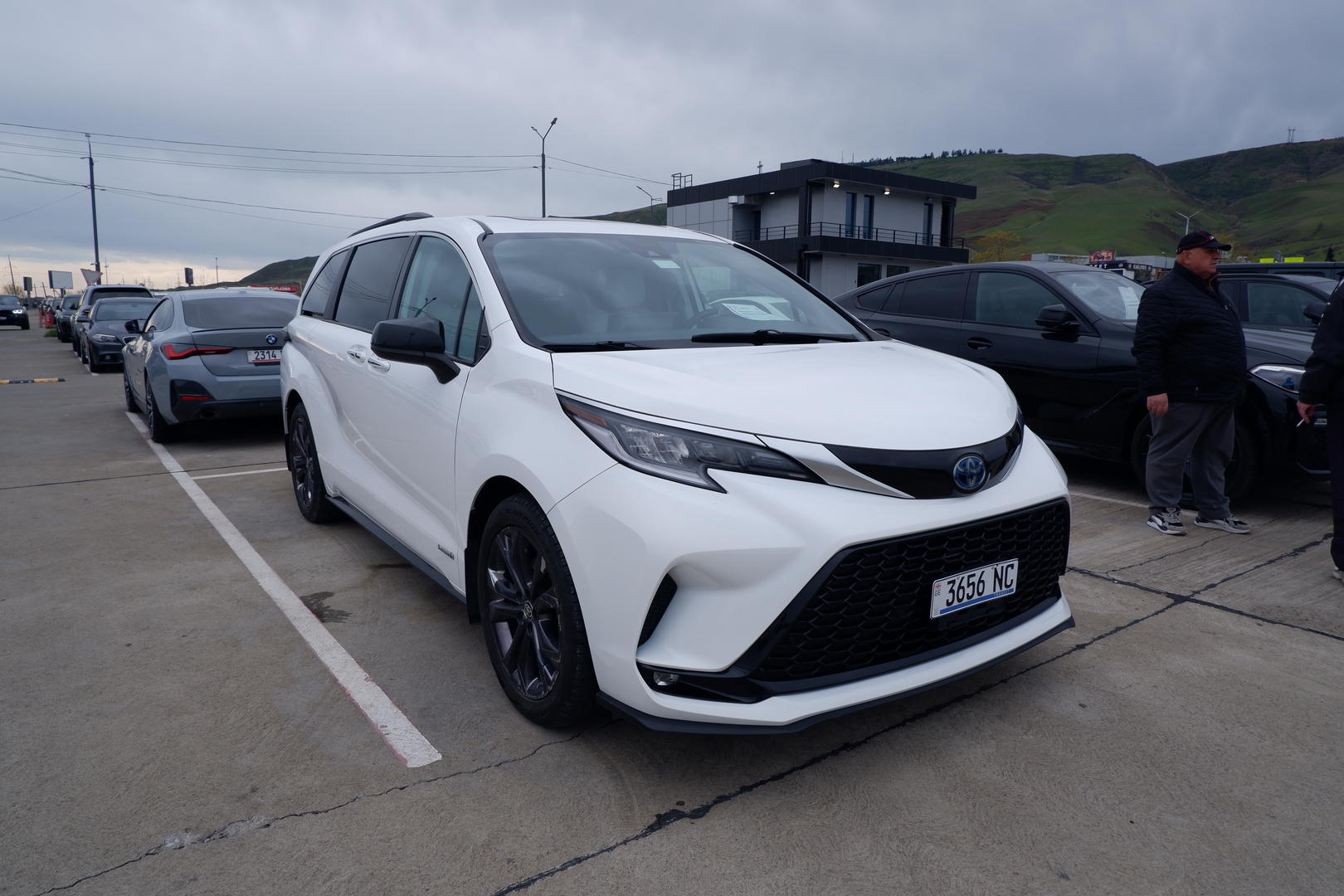 Toyota Sienna 2020 — photo 2