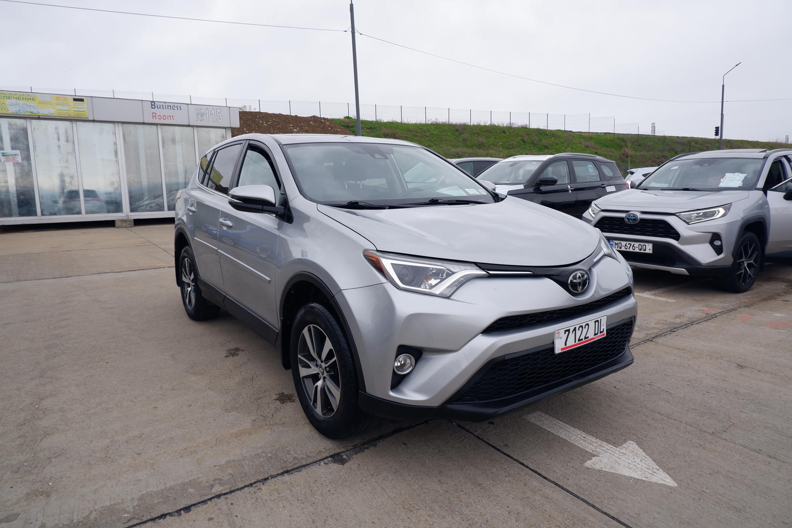 Toyota RAV 4 2018 — photo 2