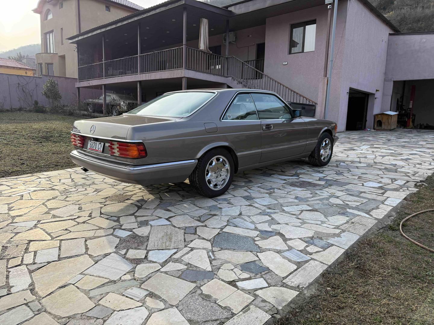 Mercedes-Benz S 560 1987 — photo 2