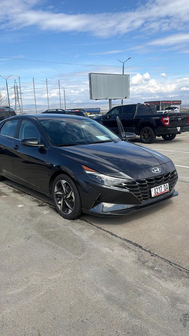 Hyundai Elantra 2022 — photo 2
