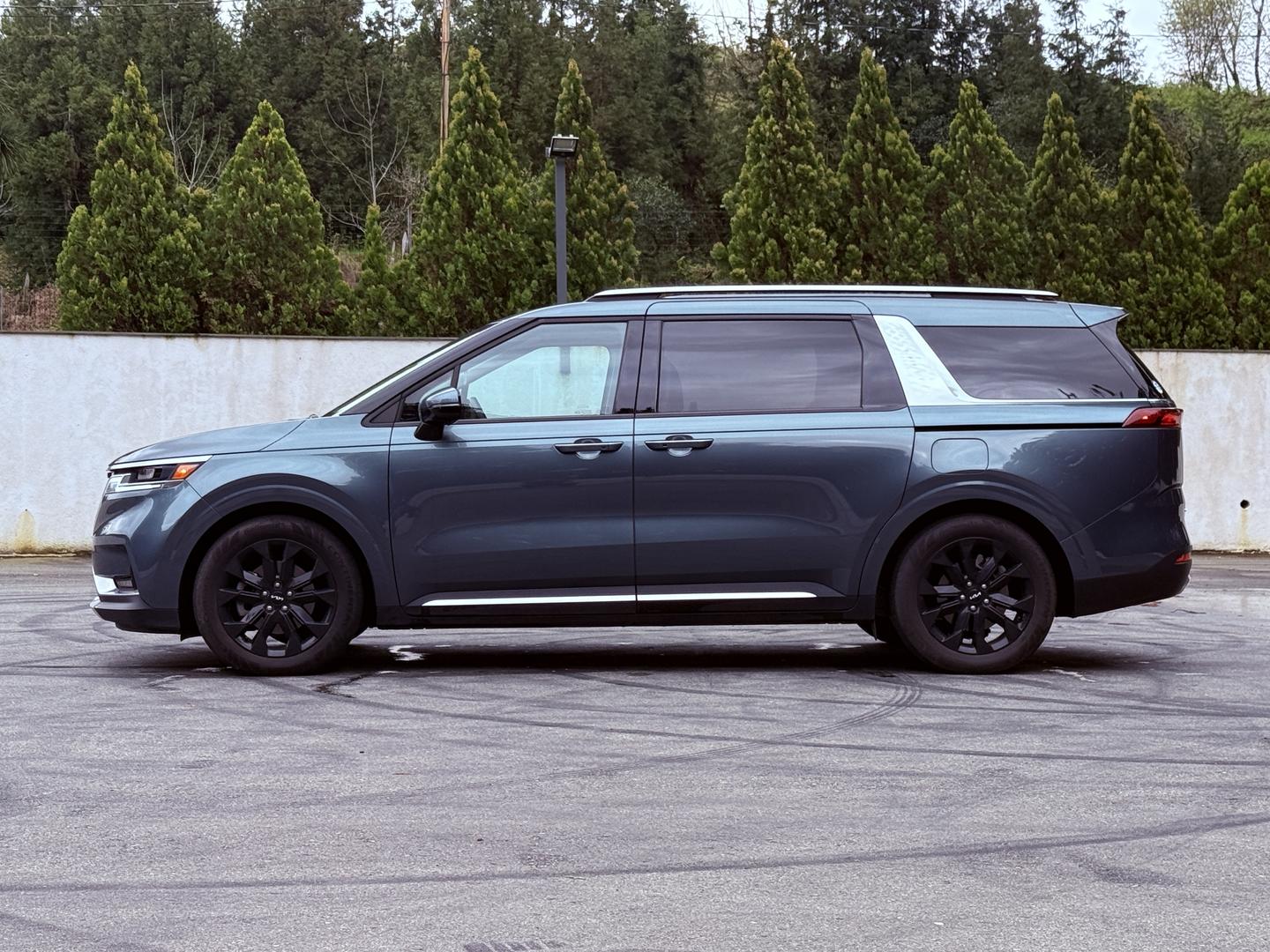 Kia Carnival 2021 — photo 2