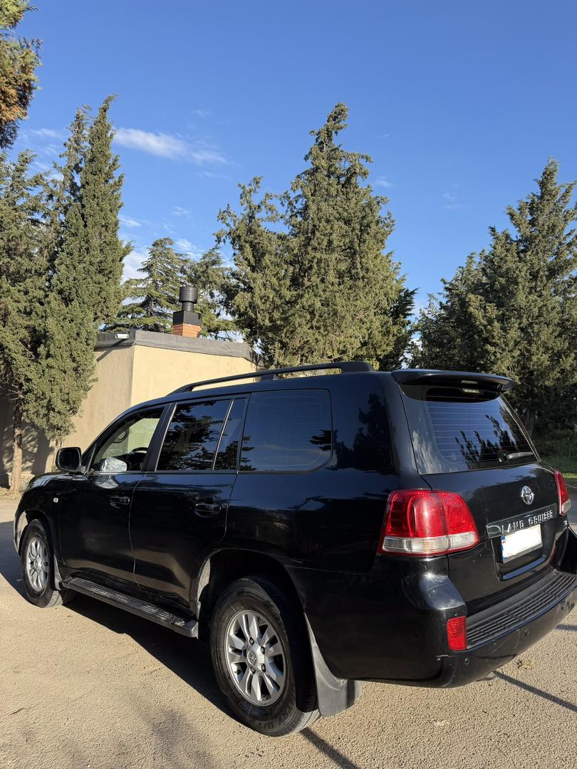 Toyota Land Cruiser 200 2008 — photo 2