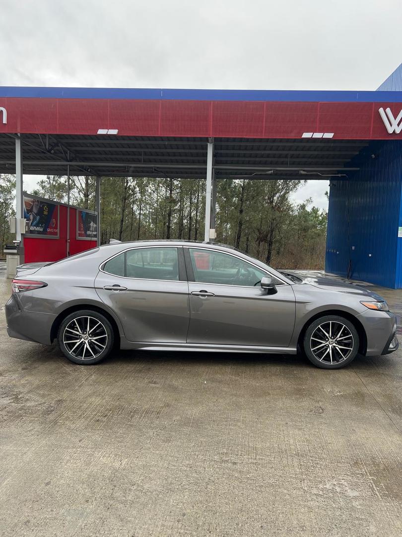 Toyota Camry 2020 — photo 2
