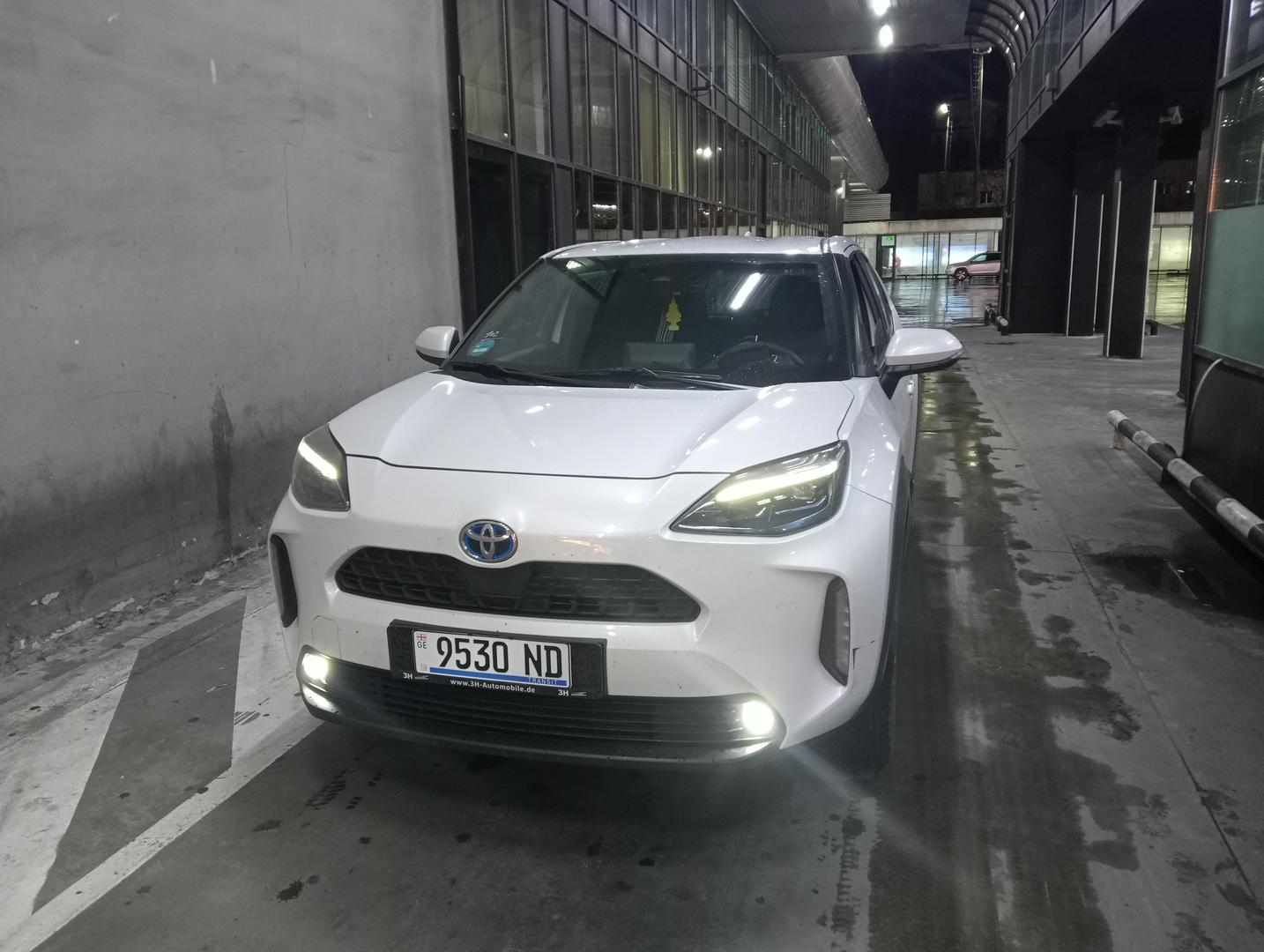 Toyota Yaris 2023 — photo 2