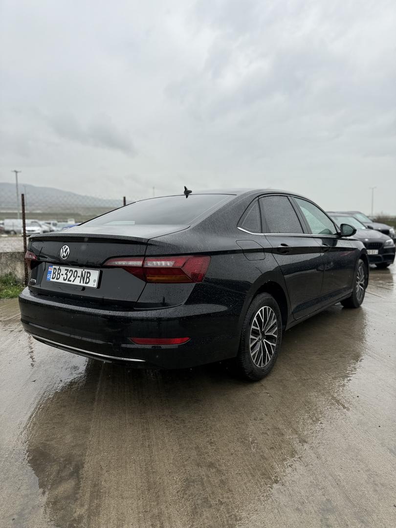 Volkswagen Jetta 2020 — photo 2