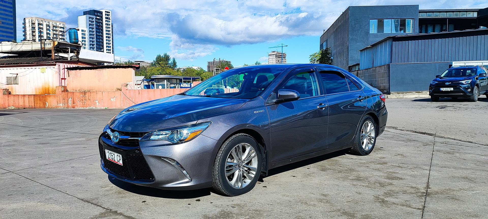 Toyota Camry 2016 — photo 2