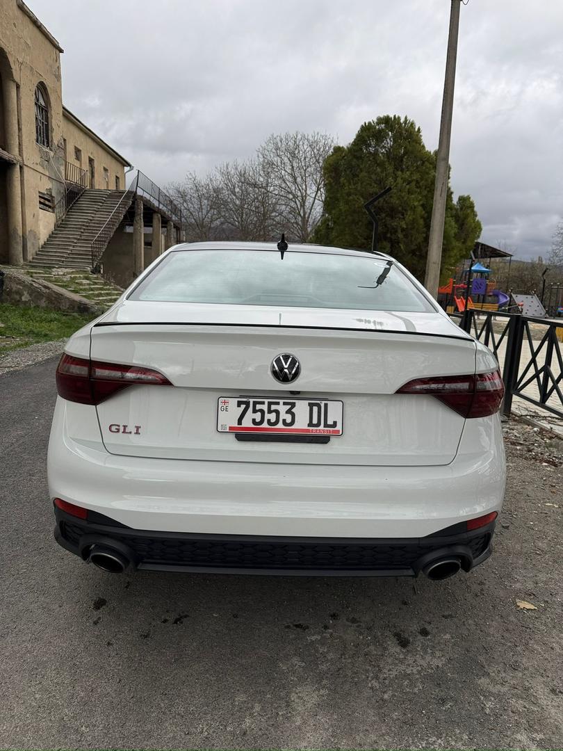 Volkswagen Jetta GLI 2023 — photo 2