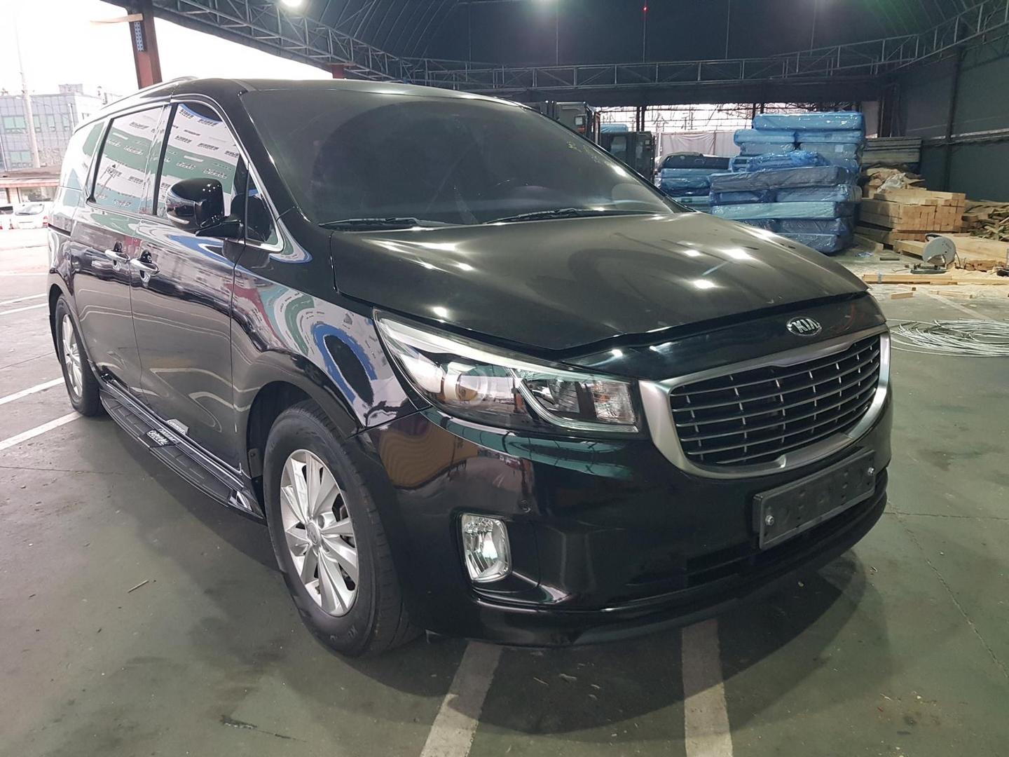 Kia Carnival 2017 — photo 2
