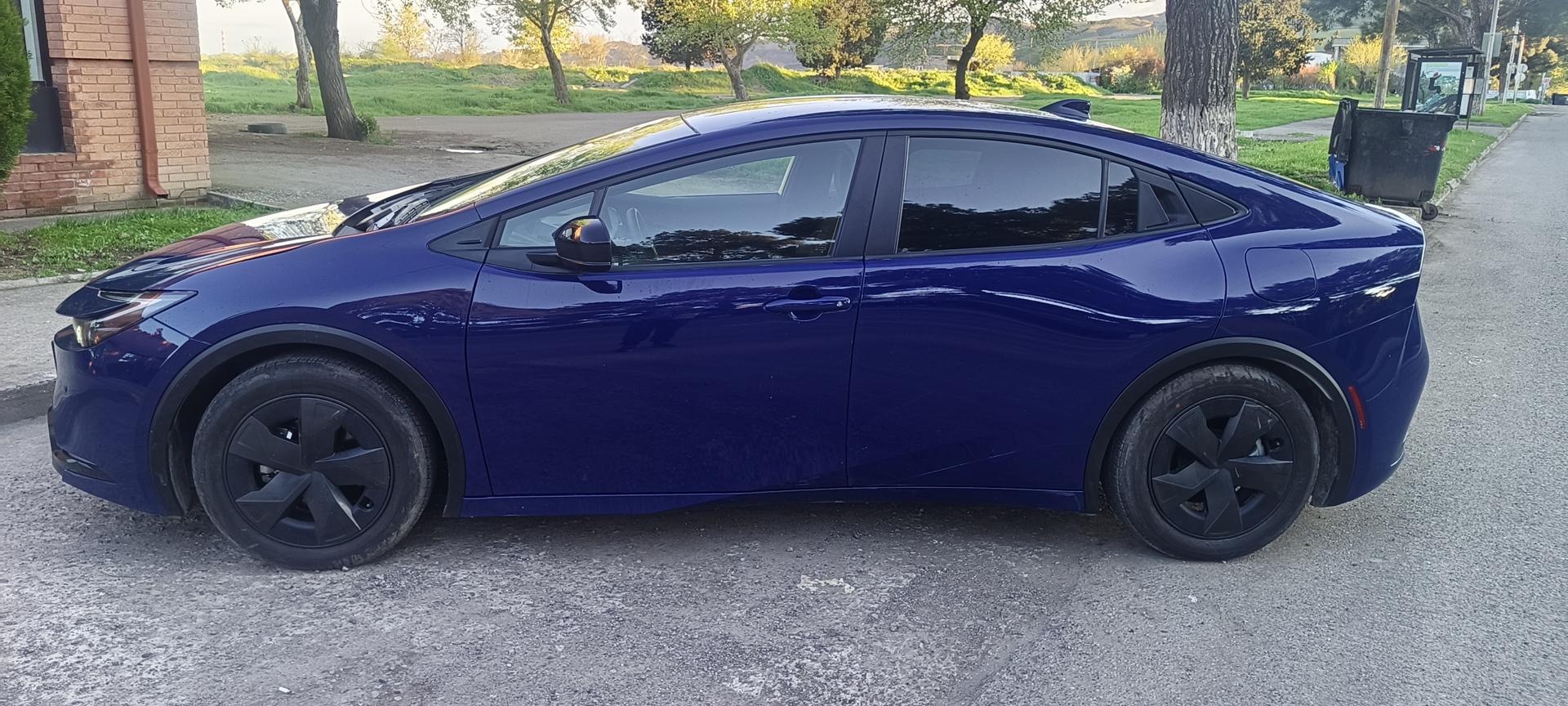 Toyota Prius 2024 — photo 2