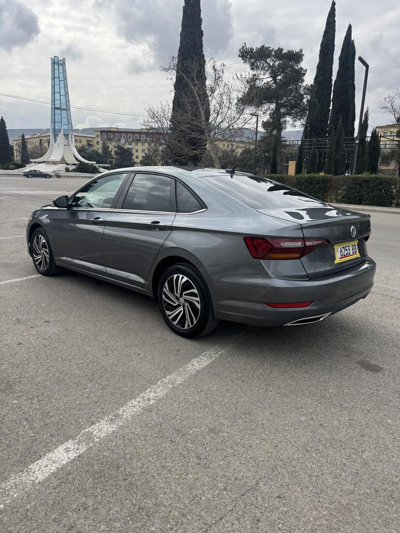 Volkswagen Jetta 2021 — photo 2