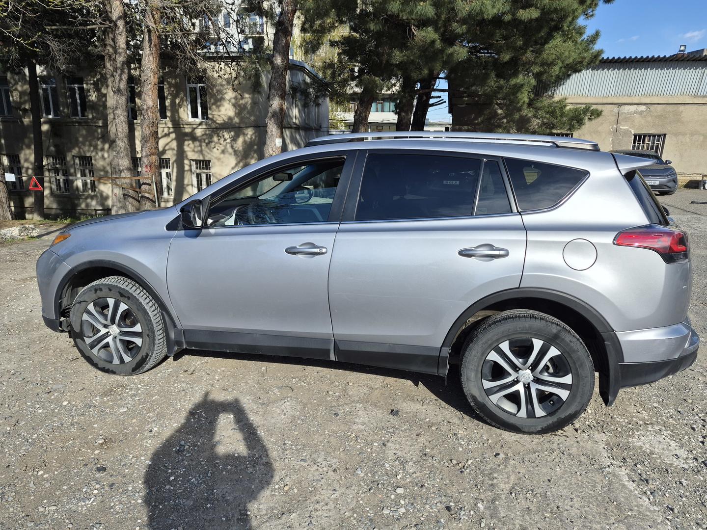 Toyota RAV 4 2016 — photo 2