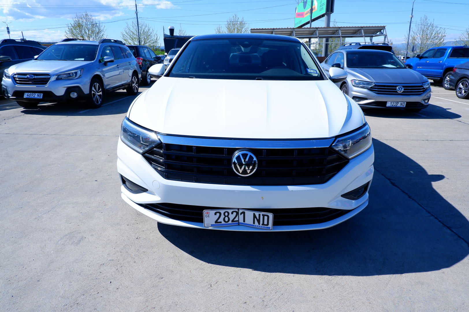 Volkswagen Jetta 2019 — photo 2