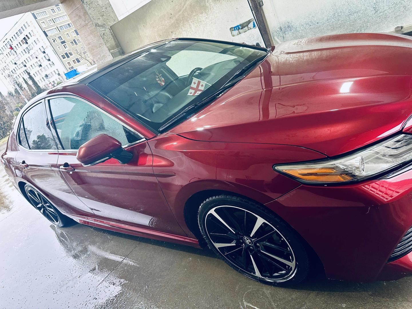 Toyota Camry 2018 — photo 2