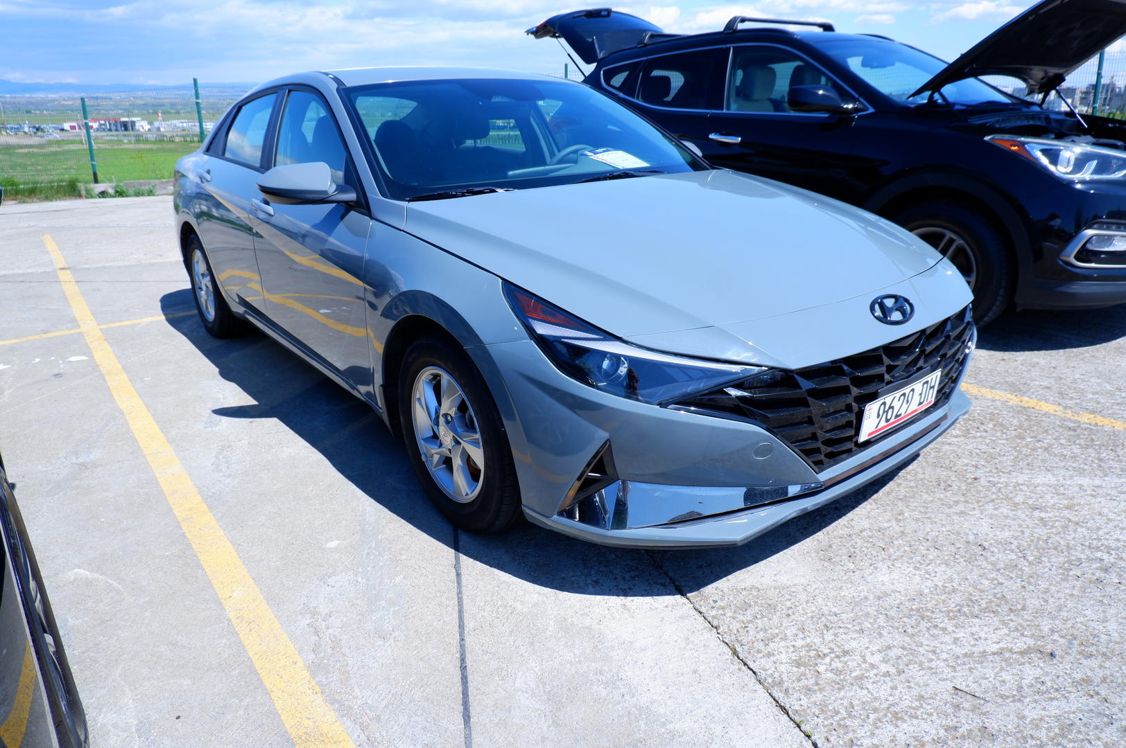Hyundai Elantra 2022 — photo 2