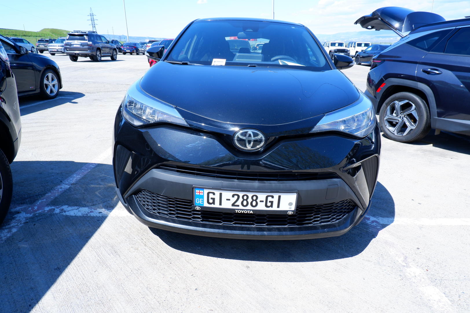 Toyota C-HR 2020 — photo 2