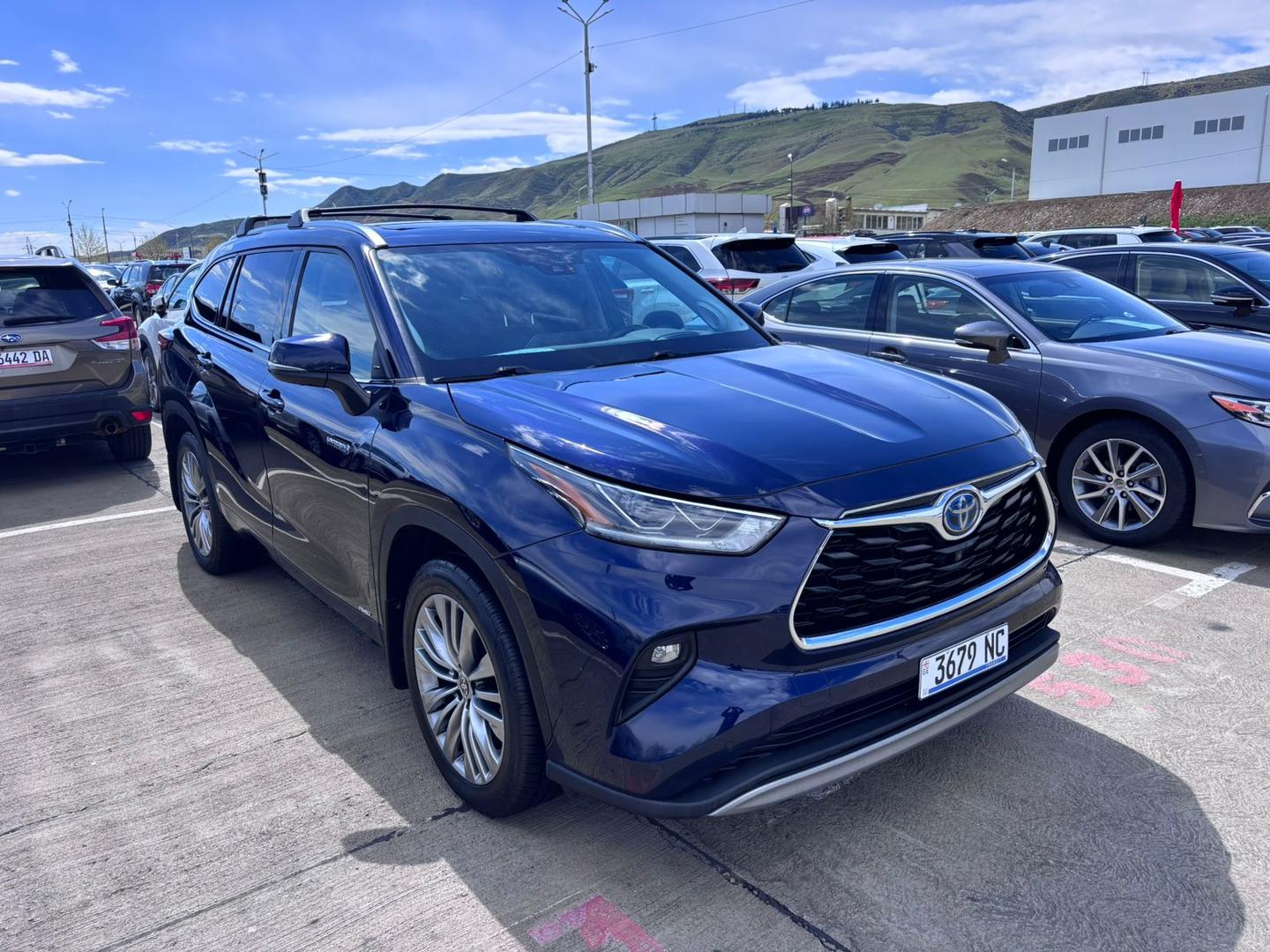 Toyota Highlander 2020 — photo 2