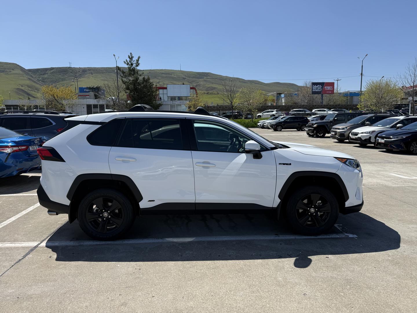 Toyota RAV 4 2021 — photo 2