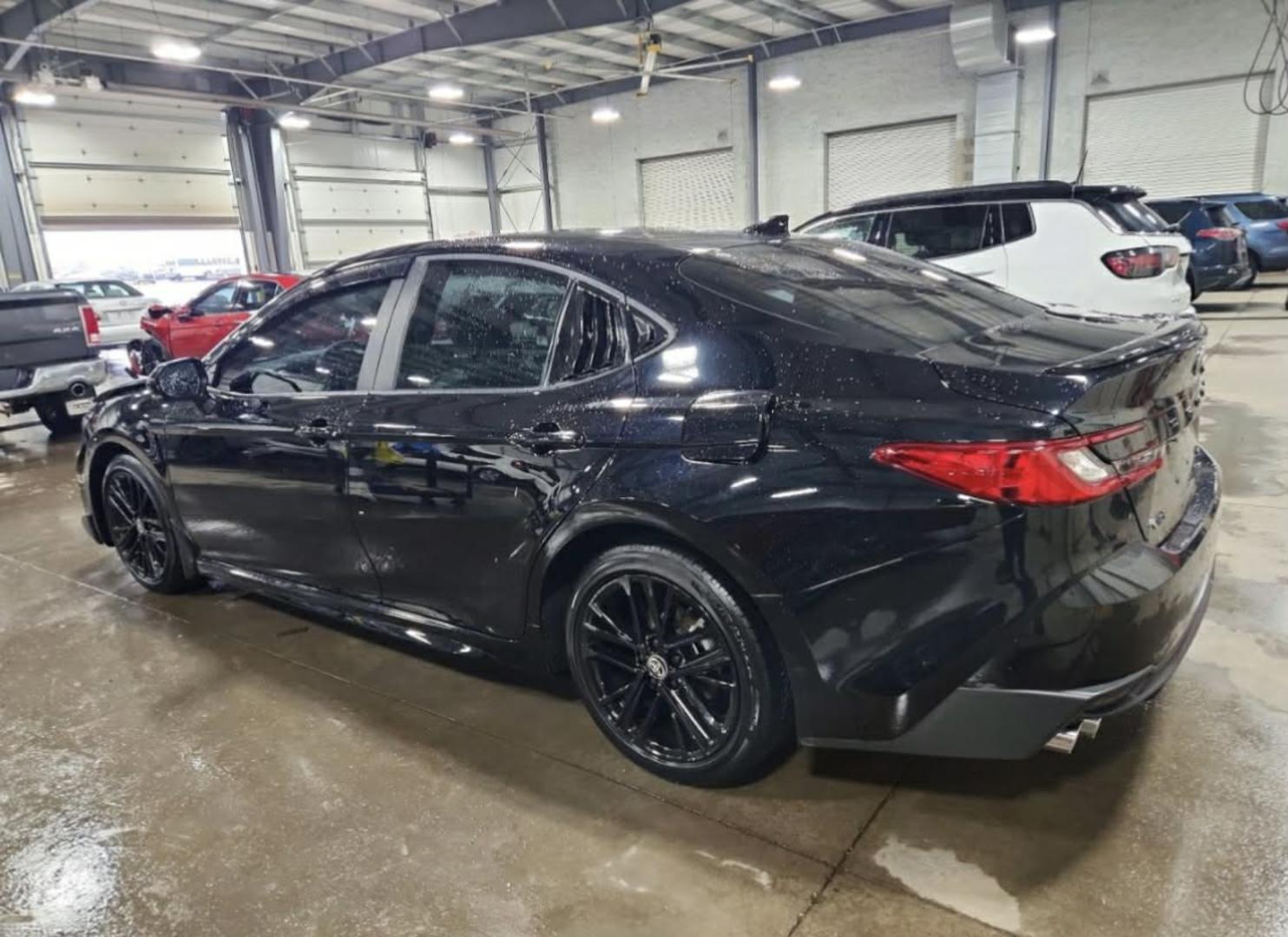 Toyota Camry 2024 — photo 2