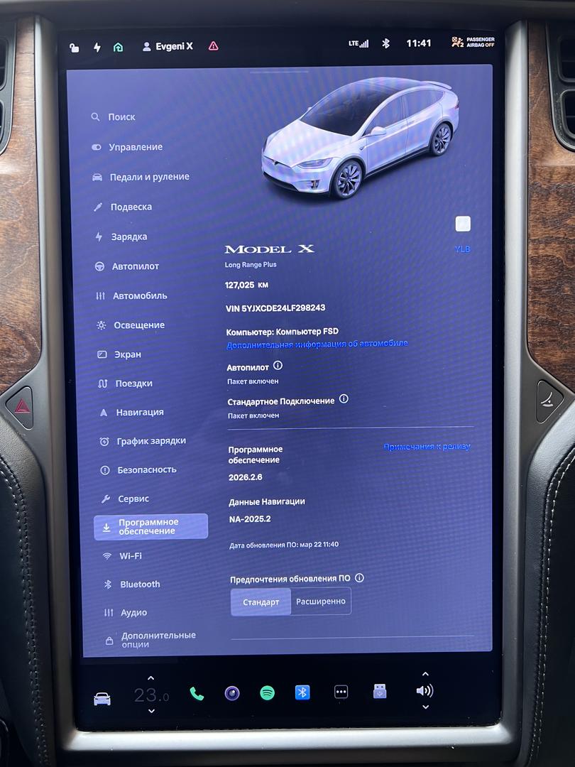 Tesla Model X 2020 — photo 2