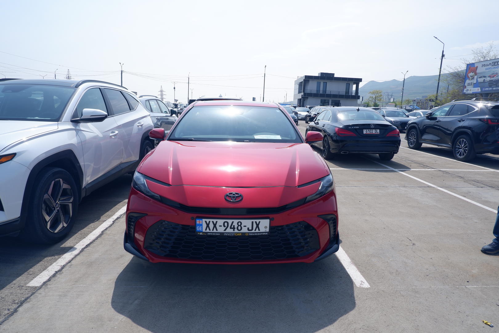 Toyota Camry 2025 — photo 2