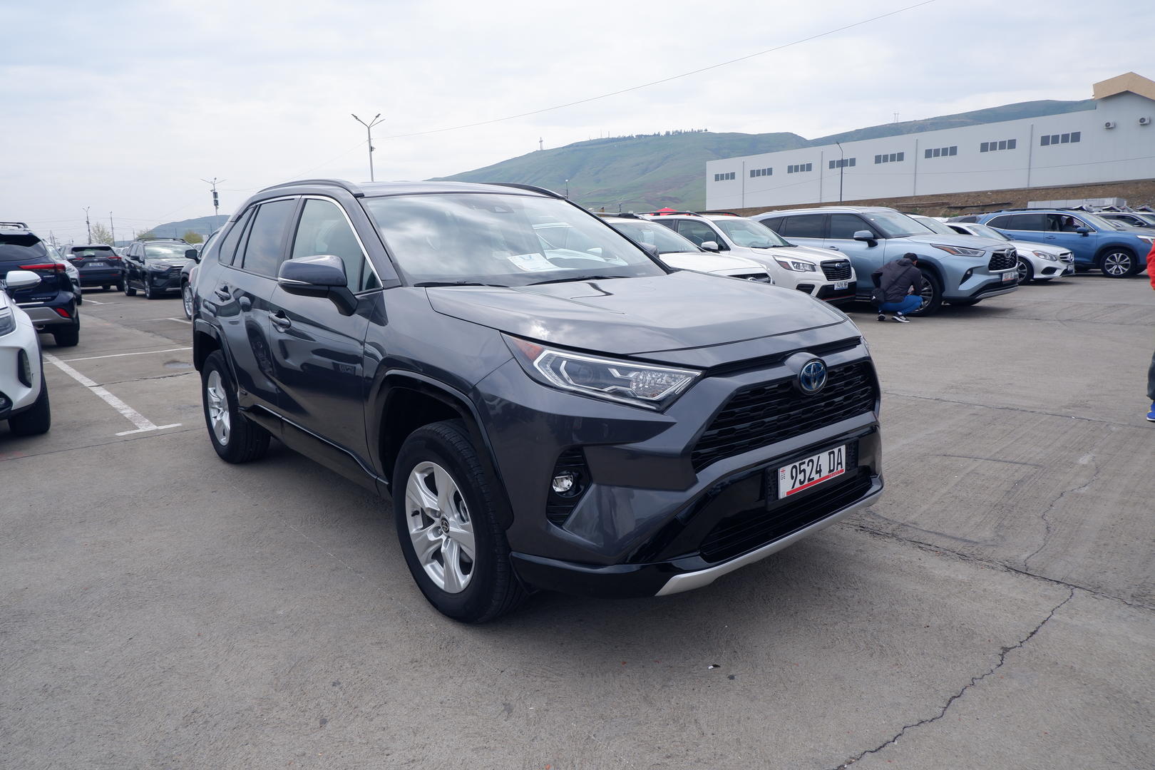 Toyota RAV4 2021 — photo 2