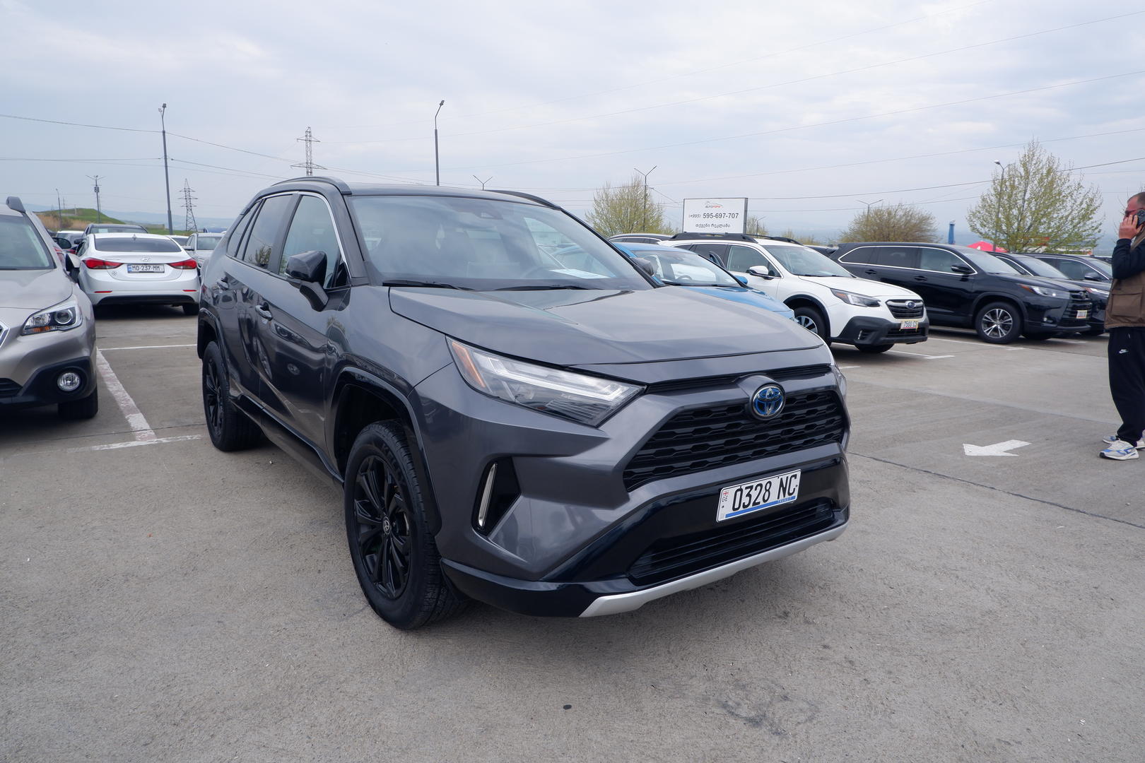 Toyota RAV4 2022 — photo 2