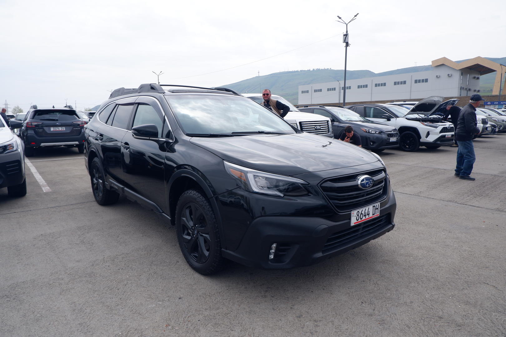 Subaru Outback 2020 — photo 2