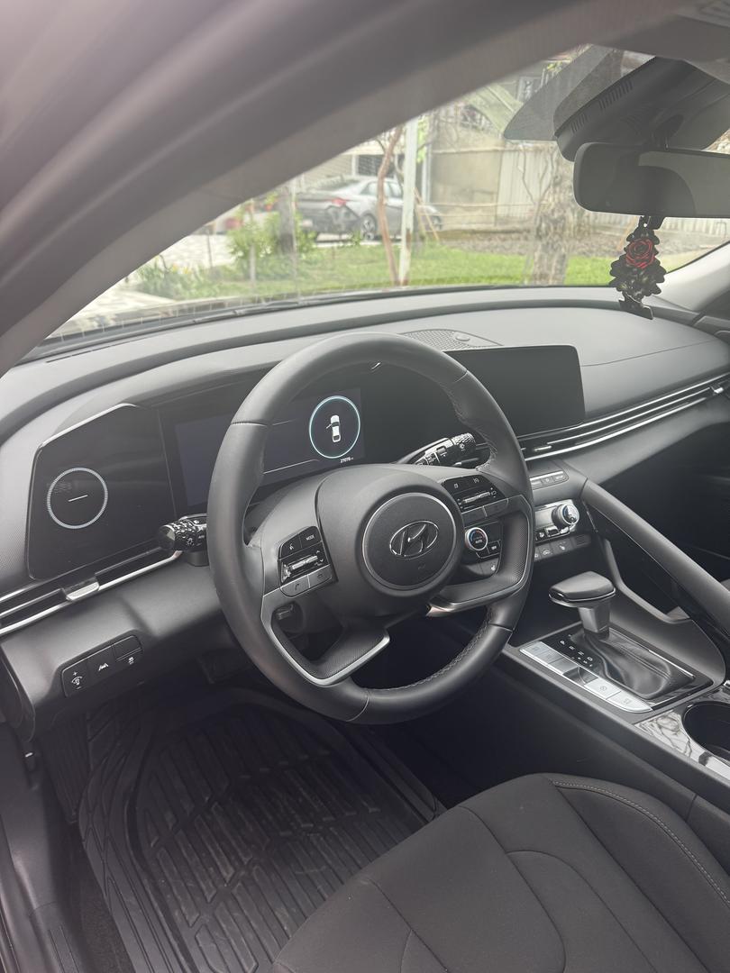 Hyundai Elantra 2023 — photo 2