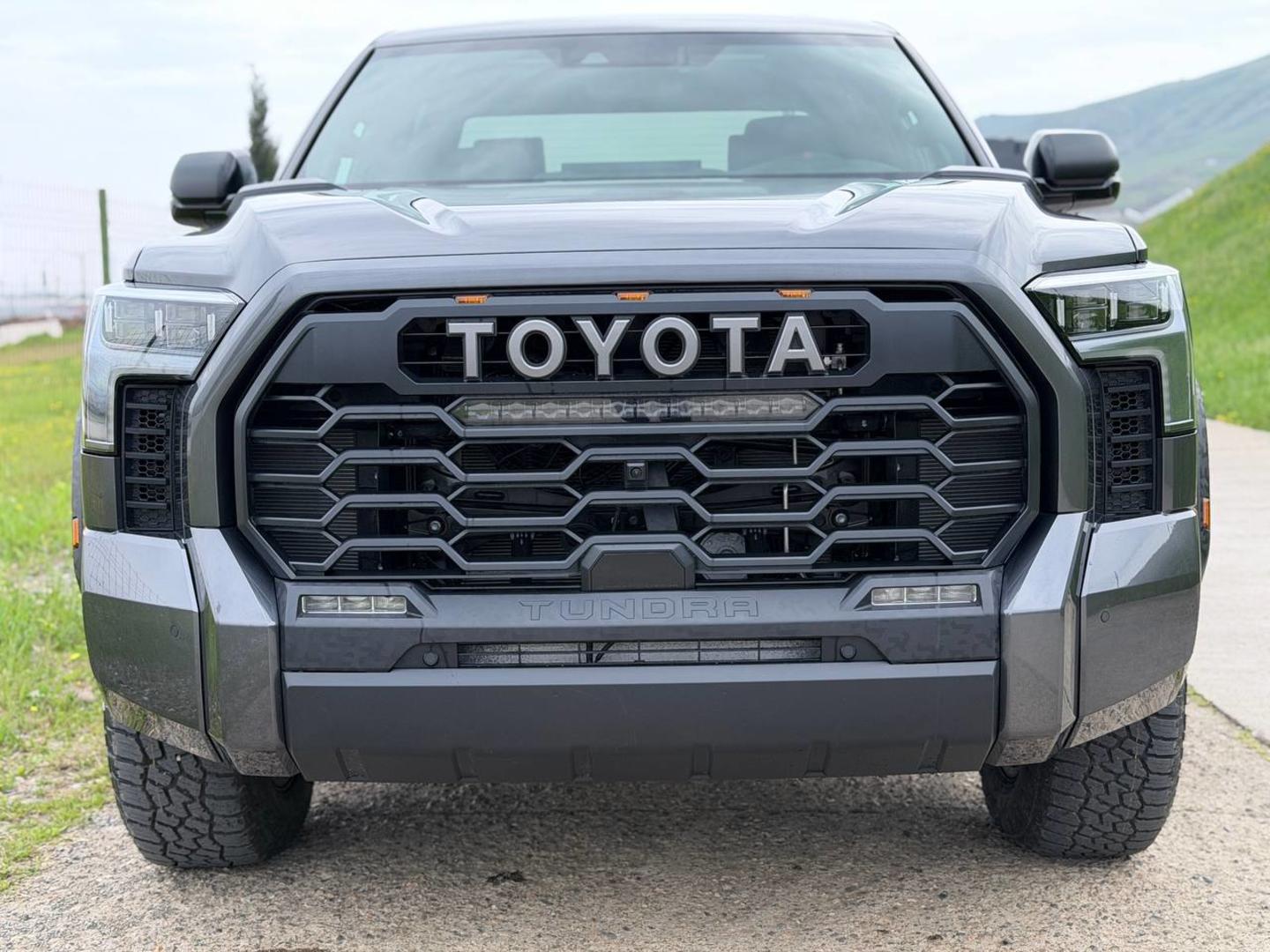 Toyota Tundra 2025 — photo 2