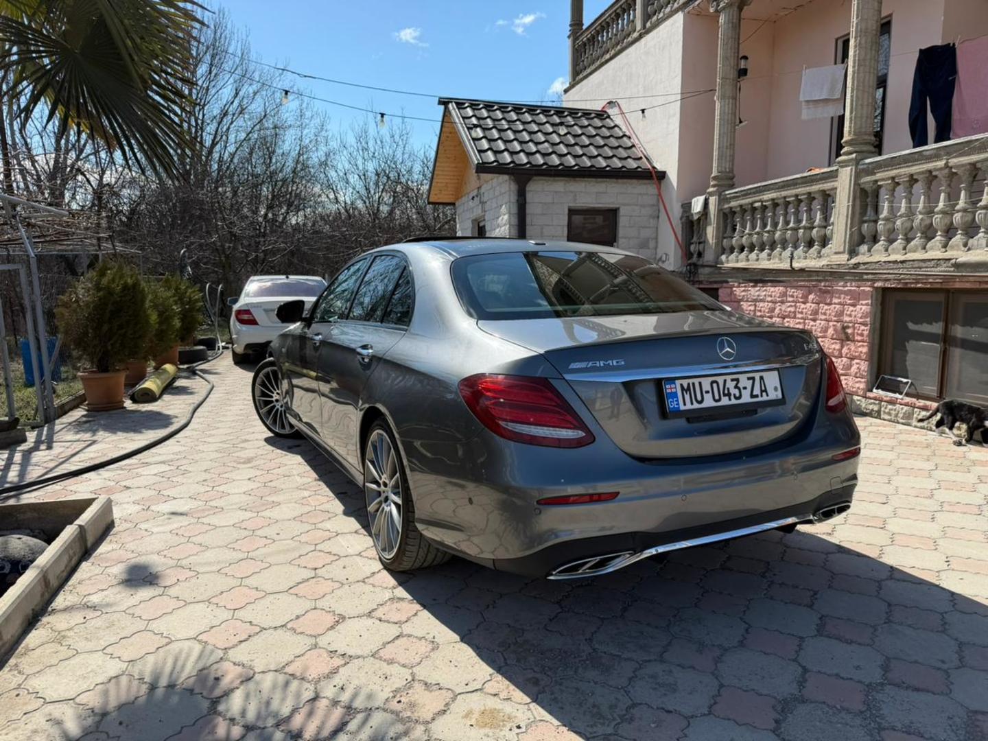 Mercedes-Benz E 43 AMG 2017 — photo 2