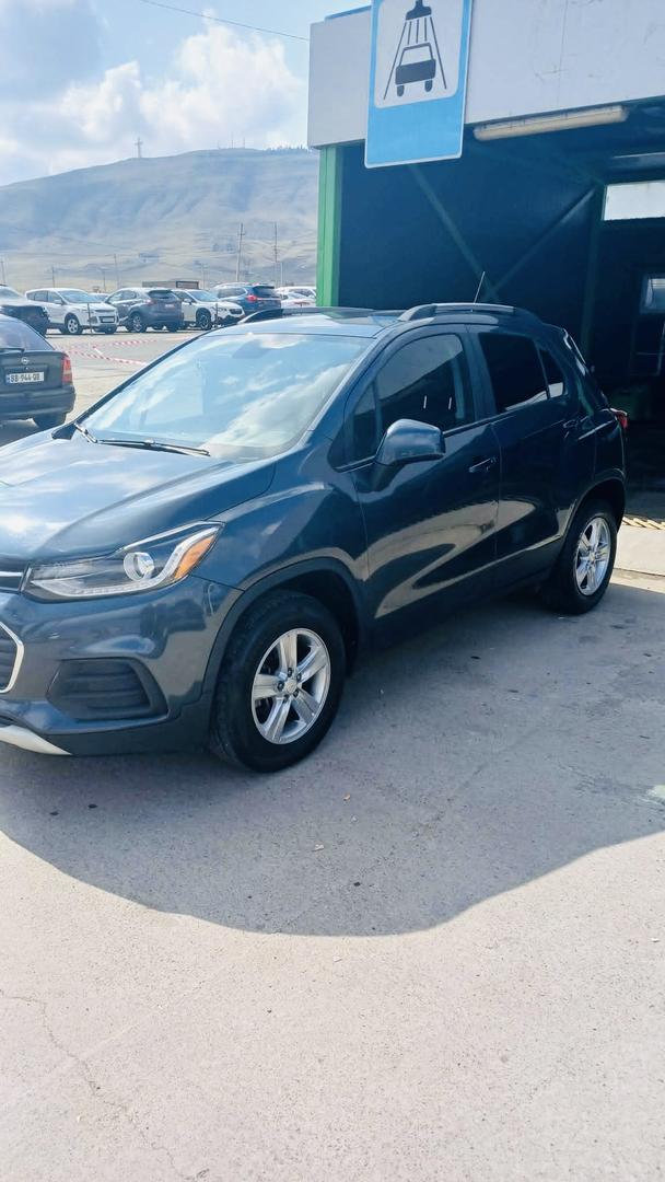 Chevrolet Trax 2022 — photo 2