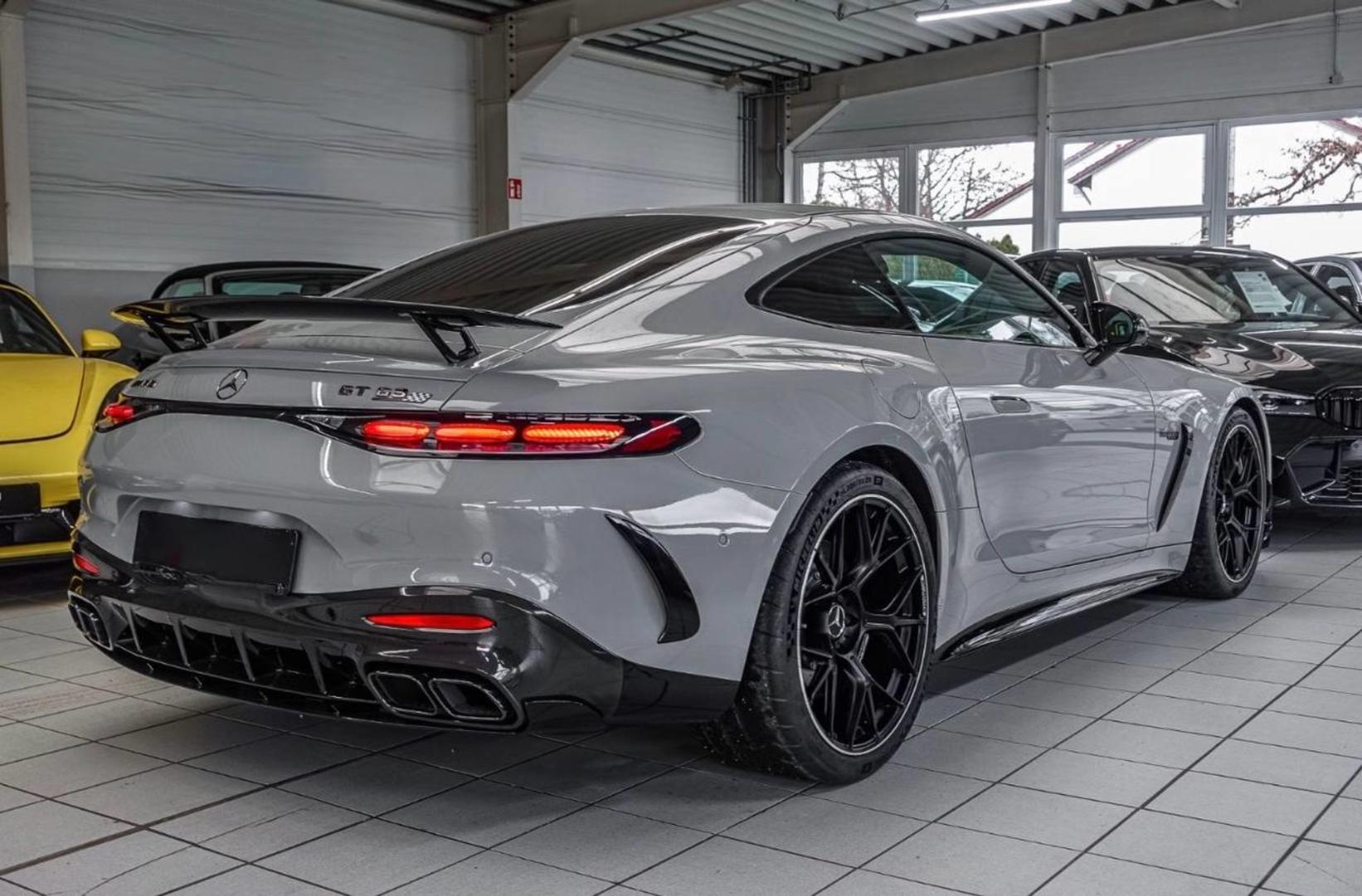 Mercedes-Benz GT63 2025 — photo 2