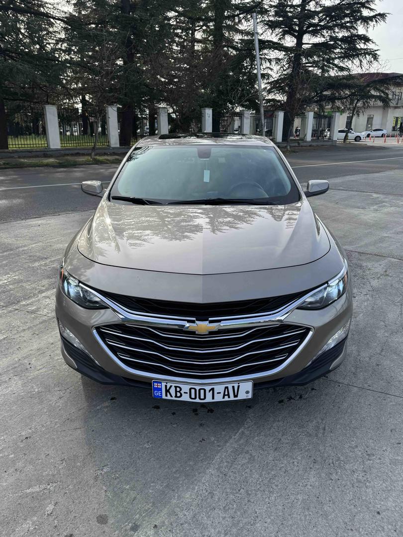 Chevrolet Malibu 2022 — photo 2