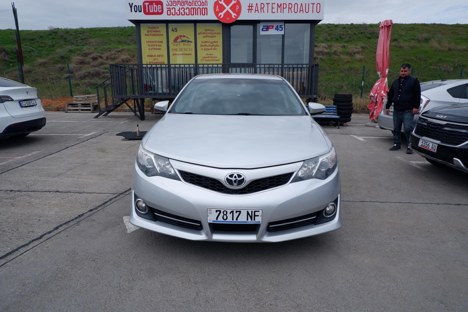 Toyota Camry 2013 — photo 2