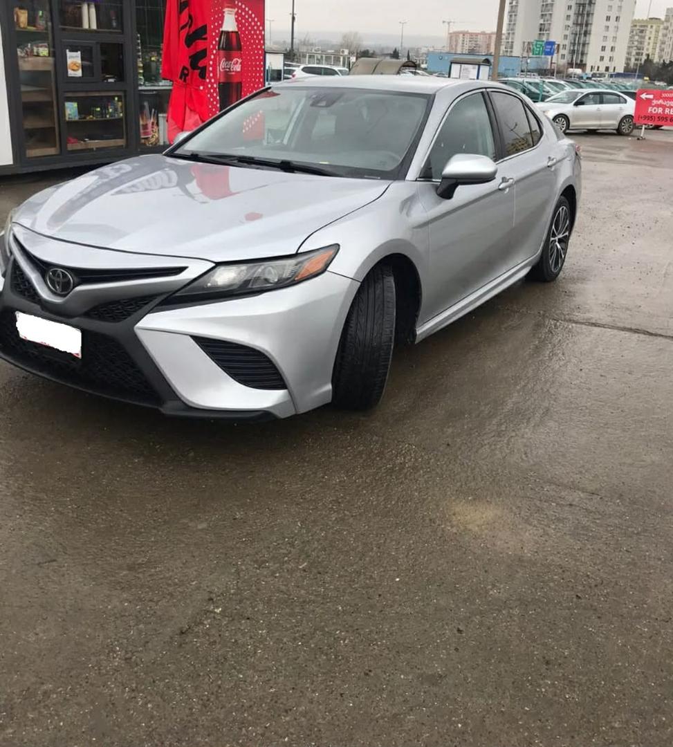 Toyota Camry 2019 — photo 2