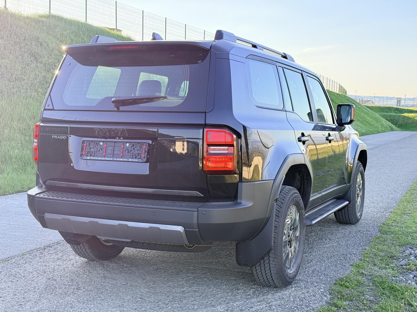 Toyota Land Cruiser Prado 2025 — photo 2